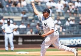 Clemens, back for Old-Timers’ game, addresses Piazza bat toss