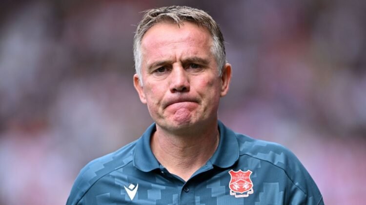 Wrexham’s Parkinson bemoans ‘game-changing’ decision in loss Wrexham’s Parkinson bemoans ‘game-changing’ decision in loss