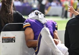 Vikings’ Rondale Moore hurts knee in ‘heartbreaking’ situation