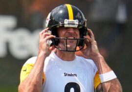 Aaron Rodgers dislikes new helmet, says ‘it looks like a damn spaceship’