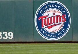 Twins no longer for sale as Pohlad family eyes new investors