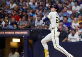 Brewers keep rolling, rout Pirates for 12th straight win