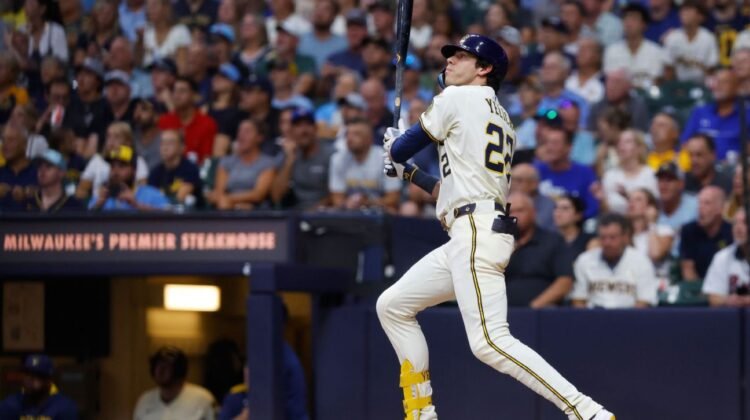 Brewers keep rolling, rout Pirates for 12th straight win Brewers keep rolling, rout Pirates for 12th straight win