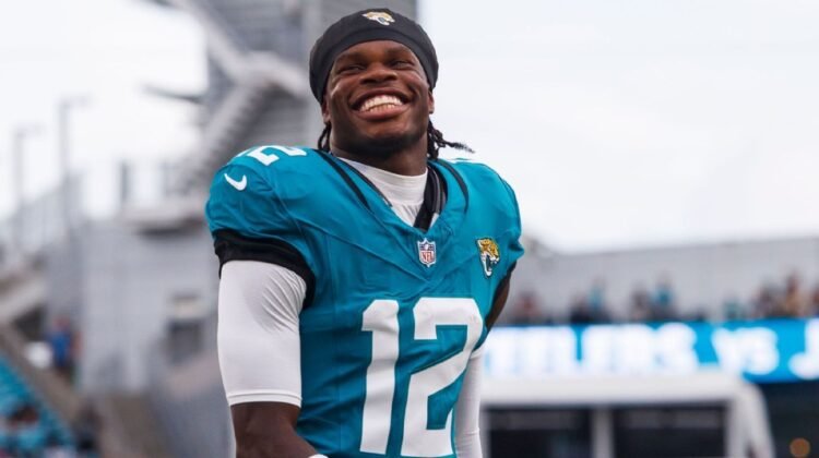 Tough fantasy football draft-day decisions: Can you pick a top-5 QB and top-3 TE and still like your team?