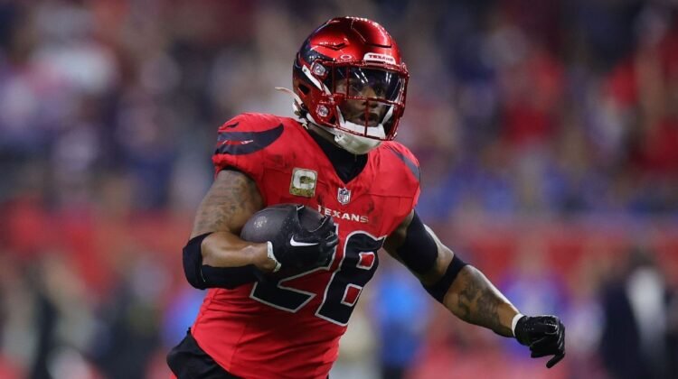 Texans RB Joe Mixon (ankle) to miss at least first 4 games Texans RB Joe Mixon (ankle) to miss at least first 4 games