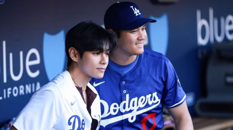 BTS’ V poses with Shohei Ohtani, throws Dodgers first pitch BTS’ V poses with Shohei Ohtani, throws Dodgers first pitch