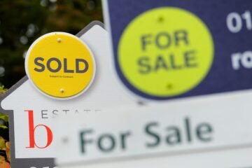Average five-year mortgage falls below 5% for firs…