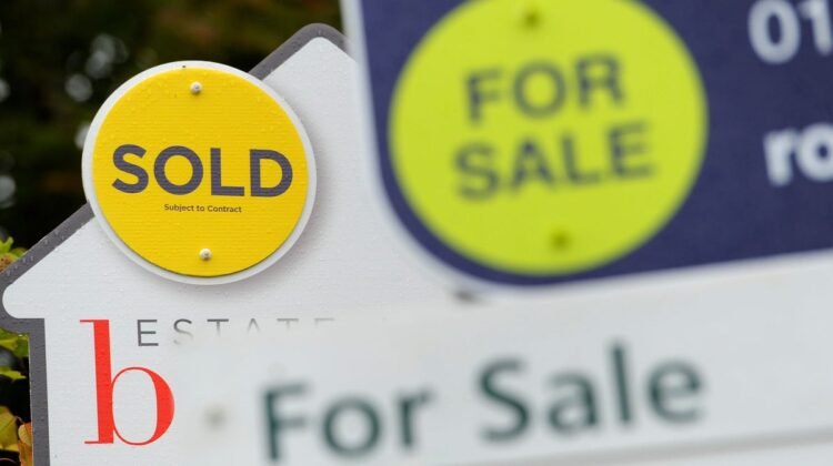 Average five-year mortgage falls below 5% for first time since May 2023 Average five-year mortgage falls below 5% for first time since May 2023