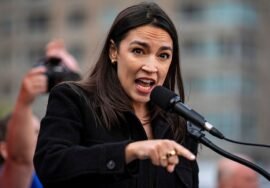 AOC emerges as leading 2028 Democratic presidentia…