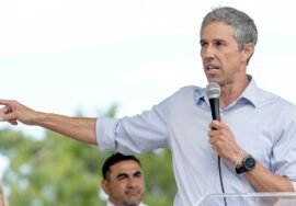 Beto O’Rourke compares 2025 America under Trump to 1933 Nazi Germany
