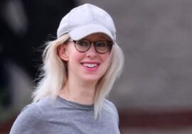 Elizabeth Holmes spotted at Texas prison where Ghi…