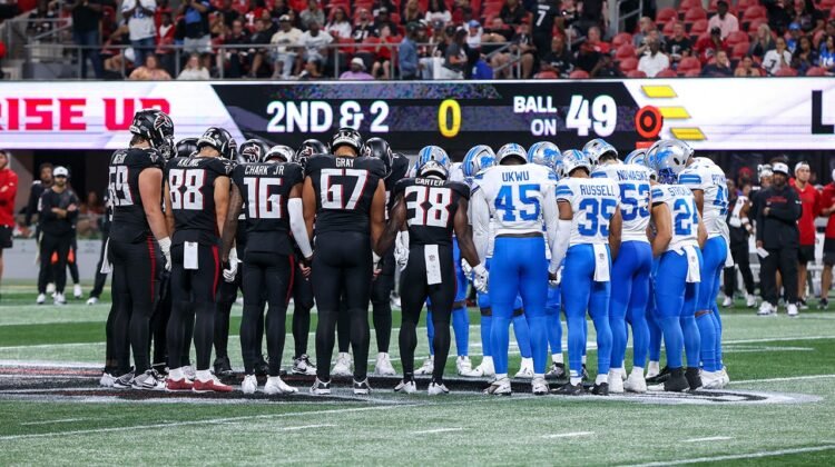Lions, Falcons join in prayer after Morice Norris leaves field in ambulance Lions, Falcons join in prayer after Morice Norris leaves field in ambulance