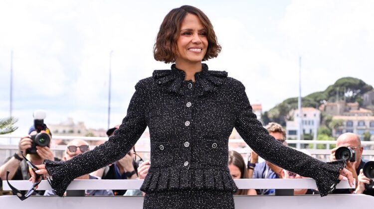 Halle Berry shares bikini photos from paradise getaway on birthday Halle Berry shares bikini photos from paradise getaway on birthday