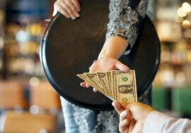 Las Vegas servers see their tips drop 50% amid high prices and tourism decline
