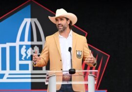 Jared Allen’s emotional Hall of Fame speech …