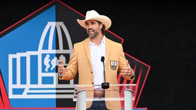 Jared Allen’s emotional Hall of Fame speech highlights faith and family Jared Allen’s emotional Hall of Fame speech highlights faith and family