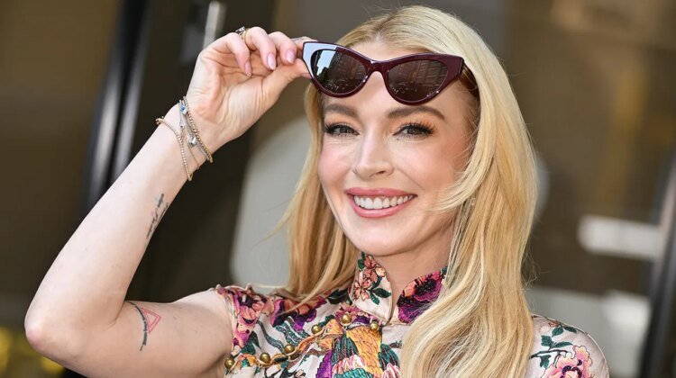 Lindsay Lohan raises son in Dubai to escape paparazzi harassment Lindsay Lohan raises son in Dubai to escape paparazzi harassment