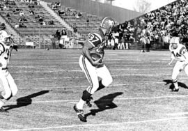 Record-breaking Broncos receiver Lionel Taylor dies at age 89