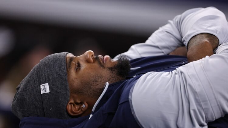 Micah Parsons spotted eating nachos at Cowboys preseason game Micah Parsons spotted eating nachos at Cowboys preseason game