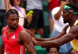 Kenny Bednarek shoves Noah Lyles after 200m final …
