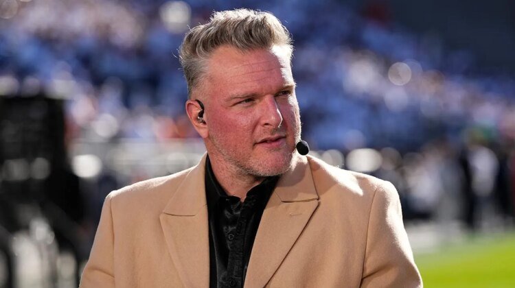 Pat McAfee congratulates ESPN-WWE deal while slamming company executives Pat McAfee congratulates ESPN-WWE deal while slamming company executives