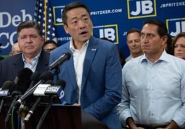 Texas House Democrats flee state to block Monday G…