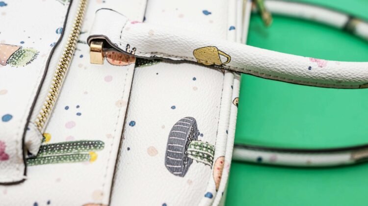 Handbags and their contents value ‘surges with theft claims as high as £22,000’ Handbags and their contents value ‘surges with theft claims as high as £22,000’