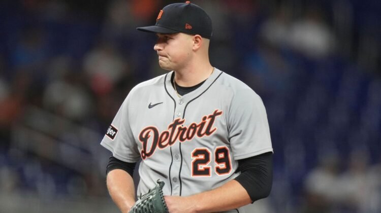 Tigers ace Tarik Skubal (left side) exits after 45 pitches