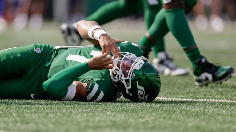 Justin Fields ruled out vs. Bucs as Jets turn to Tyrod Taylor