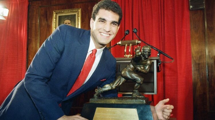 Miami gets donation for statues of Vinny Testaverde, Gino Torretta