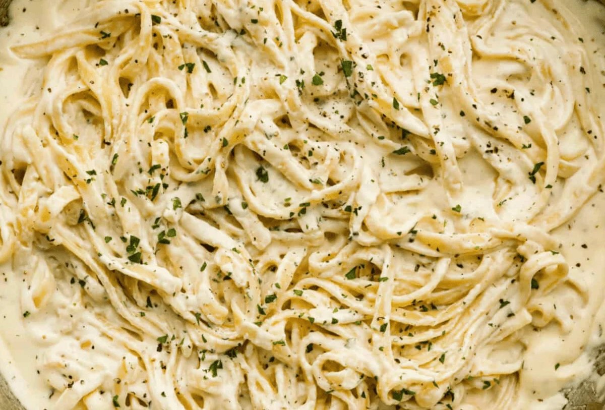 The BEST Homemade Alfredo Sauce Ever |The Recipe C…